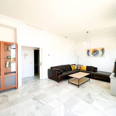 Modern Three-Level Apartment Near The Sea Benalmádena Eksteriør billede