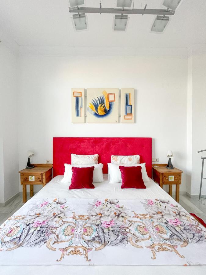 Modern Three-Level Apartment Near The Sea Benalmádena Eksteriør billede